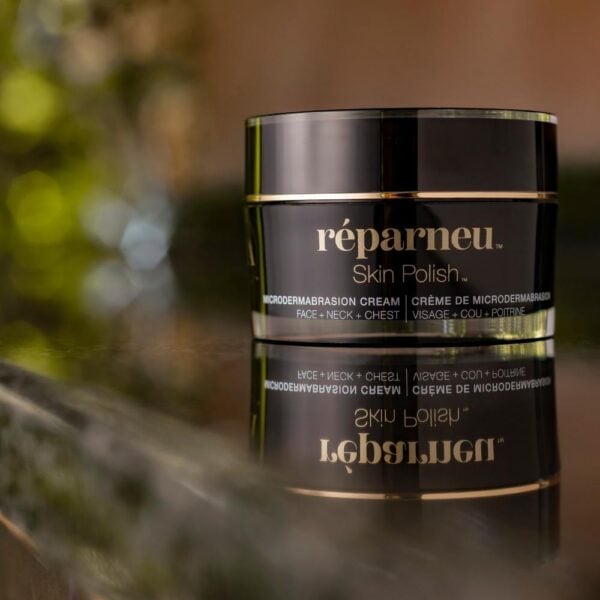 Display of réparneu Skin Polish Microdermabrasion Cream